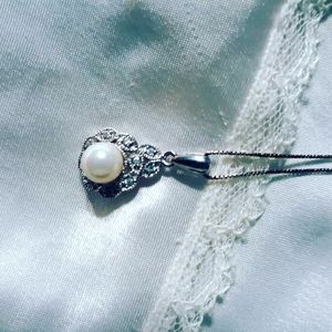 Sterling silver and Pearl necklace with CZ